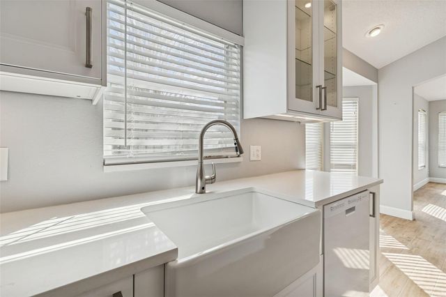 19427 MORDEN BLUSH DRIVE, Lutz, FL 33558