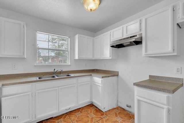 1082 Mill Valley Road, Socorro, TX 79927