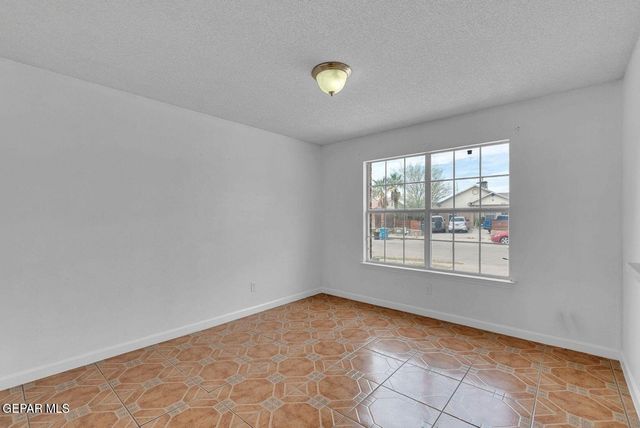 1082 Mill Valley Road, Socorro, TX 79927