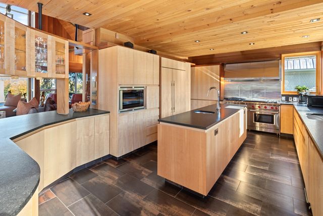 230 Belle View, Stowe, VT 05672