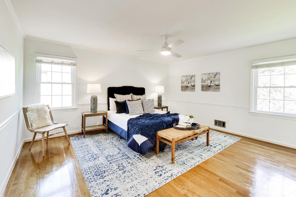 Image 13 of property listing at 54 ORCHARD WAY N, Rockville, MD 20854