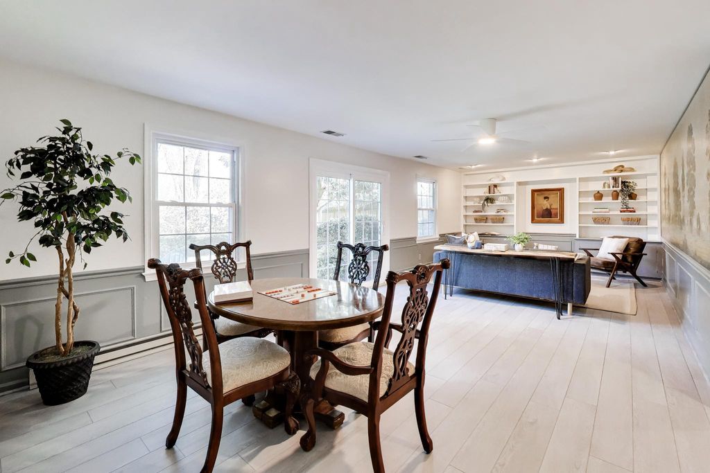 Image 21 of property listing at 54 ORCHARD WAY N, Rockville, MD 20854