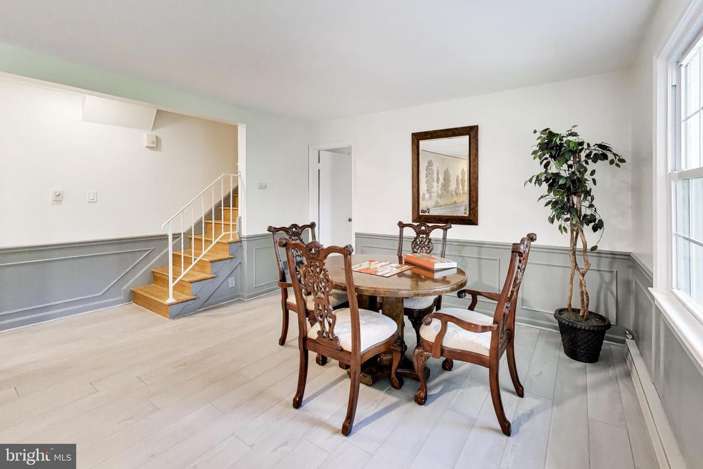 Image 22 of property listing at 54 ORCHARD WAY N, Rockville, MD 20854