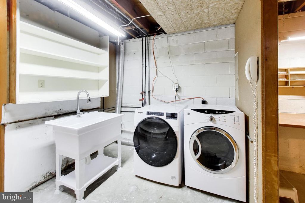 Image 29 of property listing at 54 ORCHARD WAY N, Rockville, MD 20854