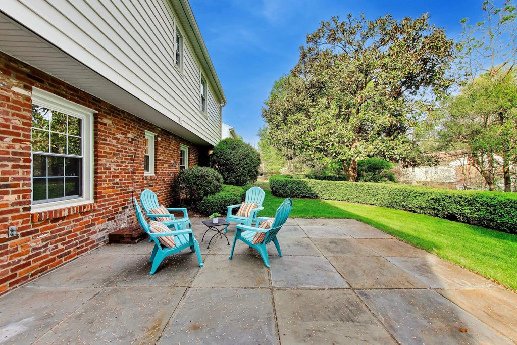 Image 33 of property listing at 54 ORCHARD WAY N, Rockville, MD 20854