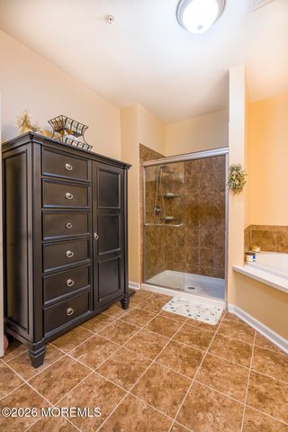 319 Regency Place 319, Woodbridge, NJ 07095
