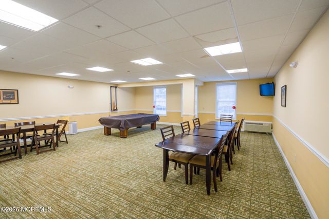 319 Regency Place 319, Woodbridge, NJ 07095