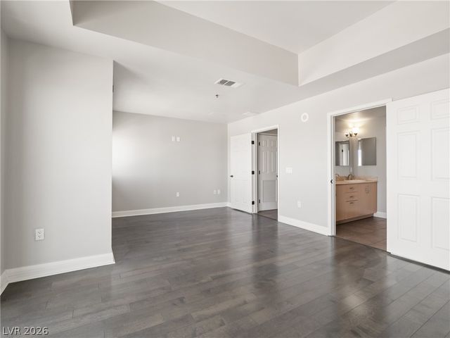 150 Las Vegas Boulevard 2512, Las Vegas, NV 89101
