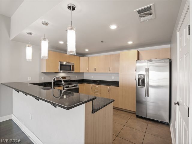 150 Las Vegas Boulevard 2512, Las Vegas, NV 89101