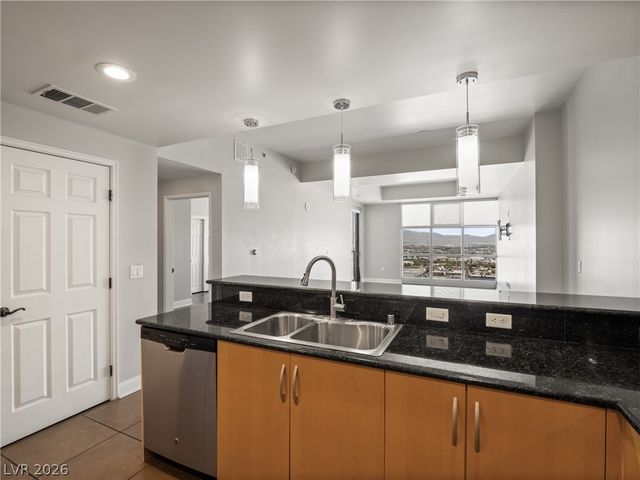 150 Las Vegas Boulevard 2512, Las Vegas, NV 89101