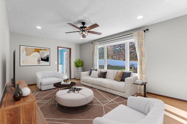 737 Meadow Run Drive SW, Rochester, MN 55902