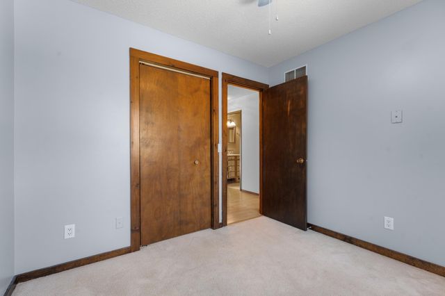 737 Meadow Run Drive SW, Rochester, MN 55902