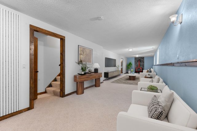 737 Meadow Run Drive SW, Rochester, MN 55902