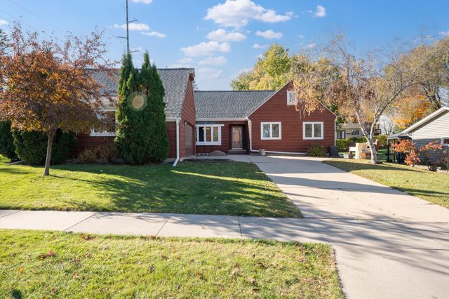 737 Meadow Run Drive SW, Rochester, MN 55902