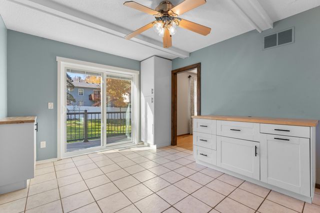 737 Meadow Run Drive SW, Rochester, MN 55902