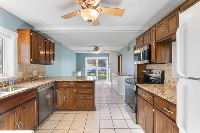 737 Meadow Run Drive SW, Rochester, MN 55902