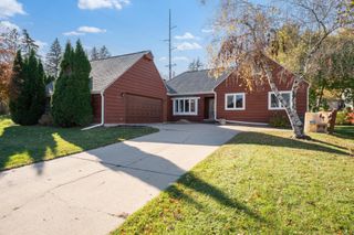 737 Meadow Run Drive SW, Rochester, MN 55902