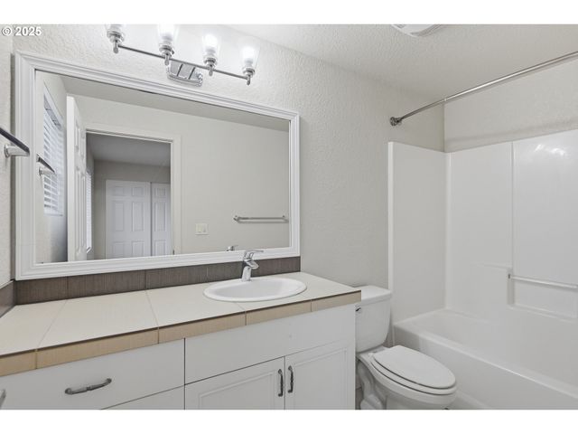 5216 Ne GARFIELD Ave, Portland, OR 97211