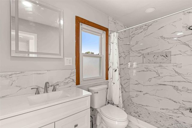 817 Lincoln Avenue, Lincoln Park, MI 48146