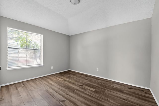 904 Breckenridge Drive, Desoto, TX 75115