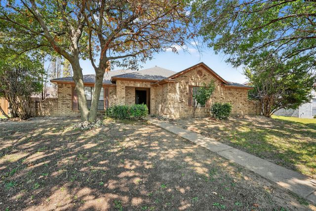 904 Breckenridge Drive, Desoto, TX 75115