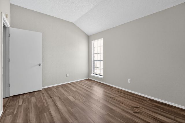 904 Breckenridge Drive, Desoto, TX 75115