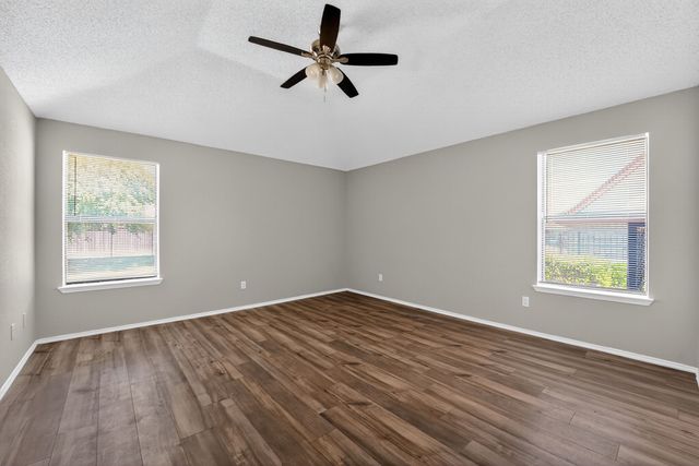 904 Breckenridge Drive, Desoto, TX 75115