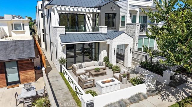 715 Poinsettia, Newport Beach, CA 92625