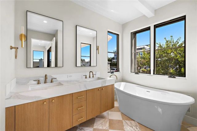 715 Poinsettia, Newport Beach, CA 92625
