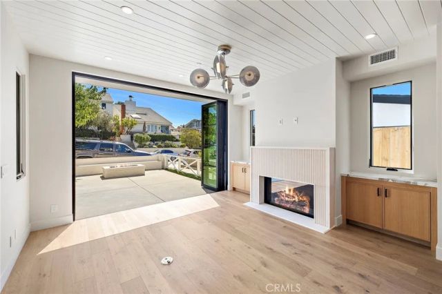 715 Poinsettia, Newport Beach, CA 92625