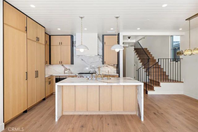 715 Poinsettia, Newport Beach, CA 92625