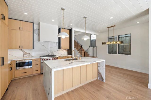 715 Poinsettia, Newport Beach, CA 92625