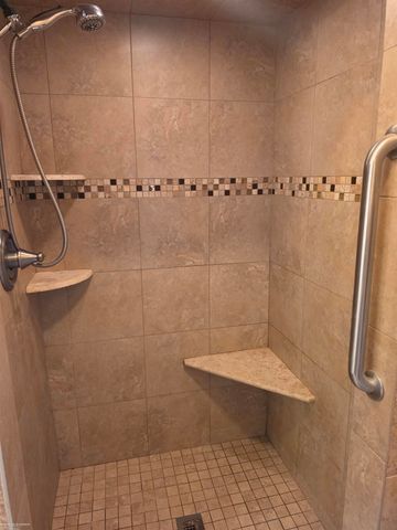 48585 Lakeview East Street, Shelby Twp, MI 48317