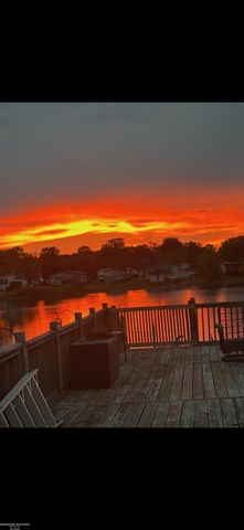 48585 Lakeview East Street, Shelby Twp, MI 48317