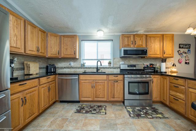 48585 Lakeview East Street, Shelby Twp, MI 48317
