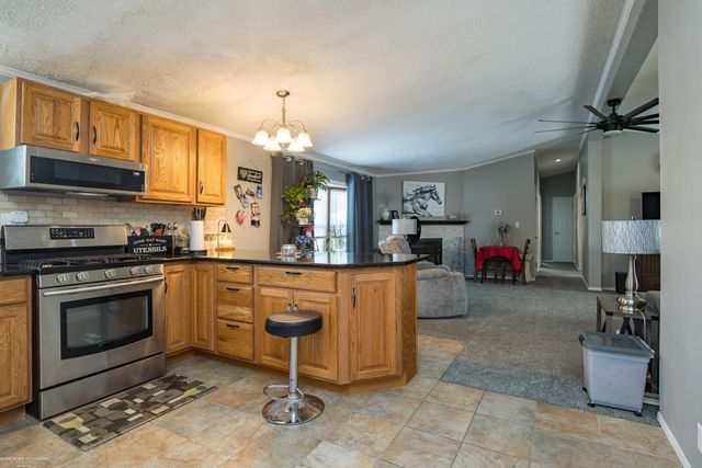 48585 Lakeview East Street, Shelby Twp, MI 48317