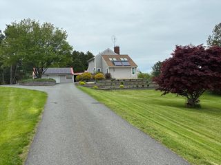 169 Old Albany Road, Greenfield, MA 01301