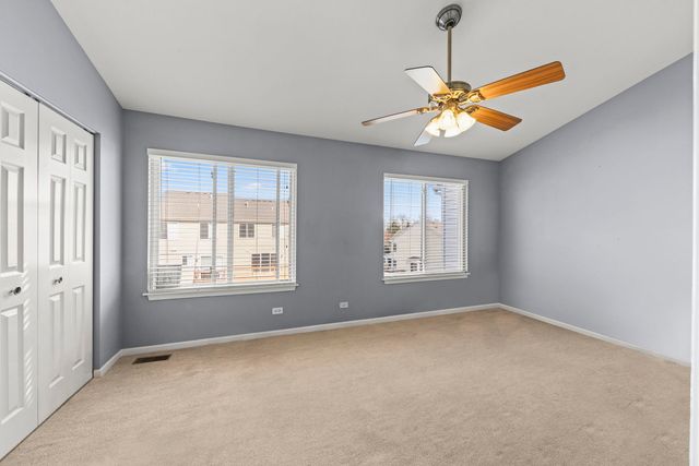 621 Lincoln Station Drive, Oswego, IL 60543