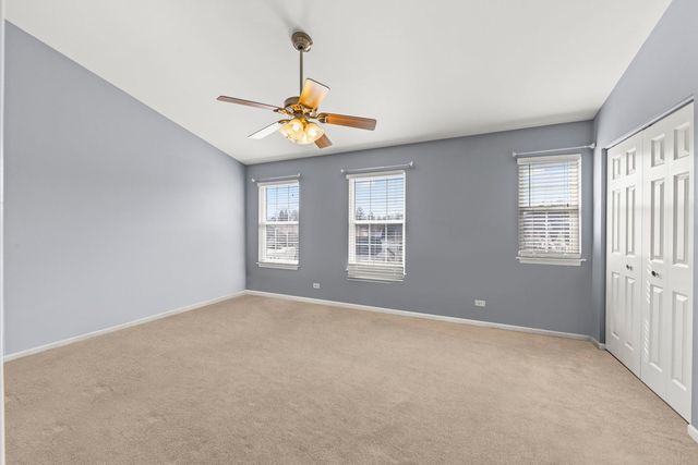 621 Lincoln Station Drive, Oswego, IL 60543