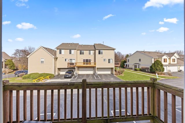 621 Lincoln Station Drive, Oswego, IL 60543