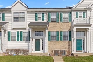 621 Lincoln Station Drive, Oswego, IL 60543