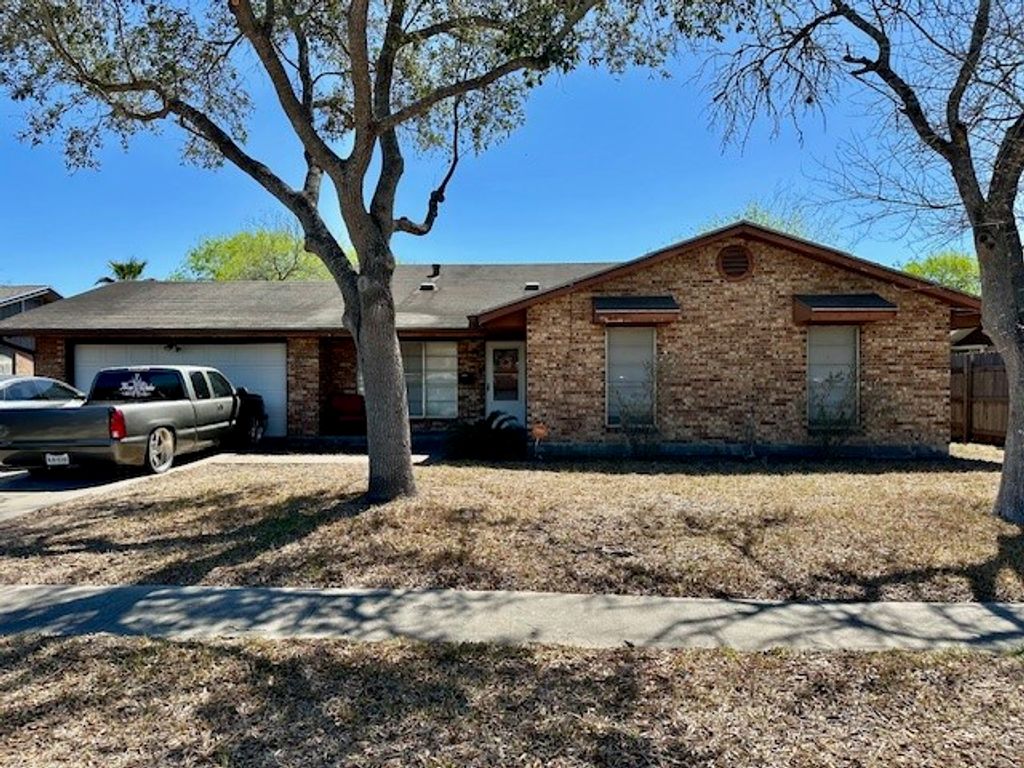 1505 E Warren Ave, Kingsville, TX 78363