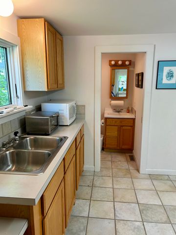 20 Bank Street, Wellfleet, MA 02667