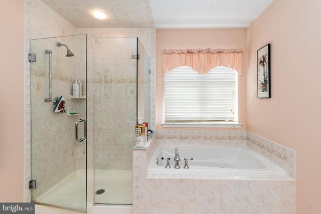 11 IVY HILL RD, Lakewood, NJ 08701