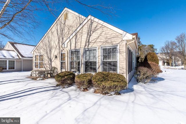 11 IVY HILL RD, Lakewood, NJ 08701