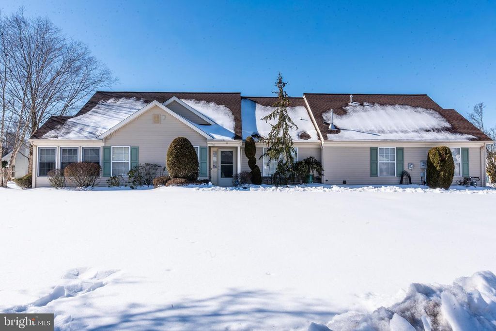 11 IVY HILL RD, Lakewood, NJ 08701