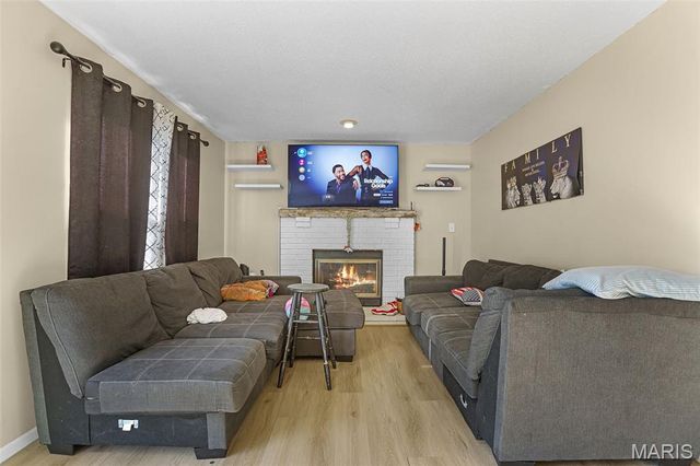 514 Chapel Cross Drive, Florissant, MO 63031