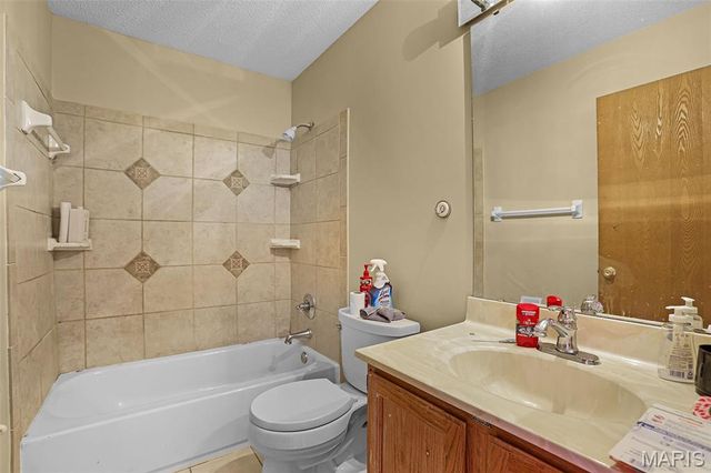 514 Chapel Cross Drive, Florissant, MO 63031