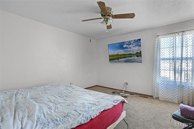 514 Chapel Cross Drive, Florissant, MO 63031