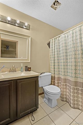 514 Chapel Cross Drive, Florissant, MO 63031